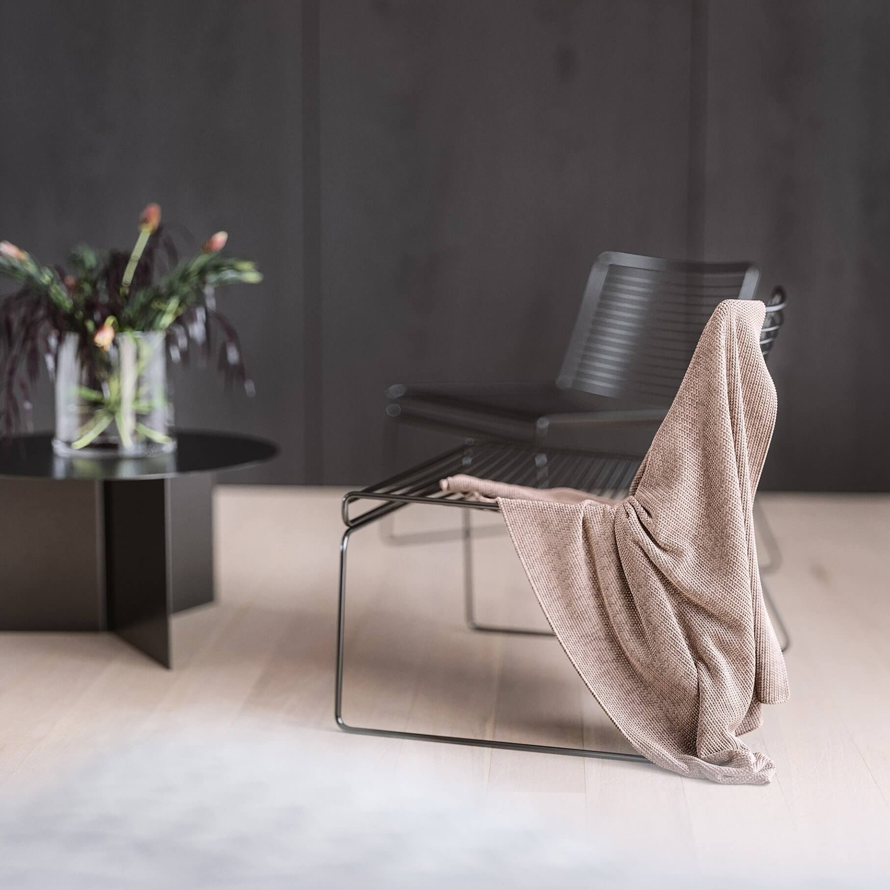 Mánesova Designer Apartment lounge area wire chairs blankets - cgi visualization